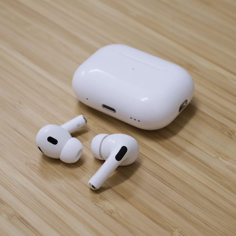 Apple AirPods Pro 2 (USB-C) – ANC, Adaptive Audio, H2 Chip
